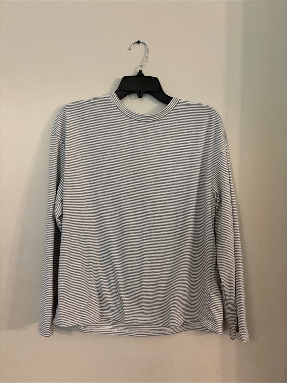 Women's Long-Sleeve Crewneck Stripe Tee - White & Light Gray